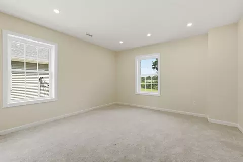 Bedroom - 44-42 Gilbert Ave, Springfield, MA 01119 photo 6 of 8