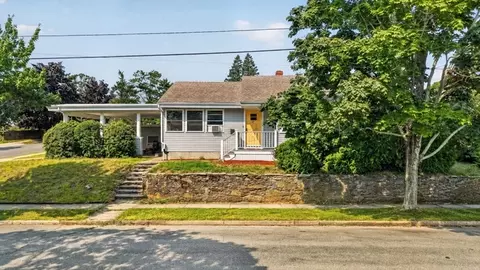 221 Rochambeau St, New Bedford, MA 02745