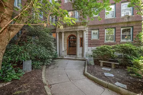 52 Garden St #B2, Cambridge, MA 02138