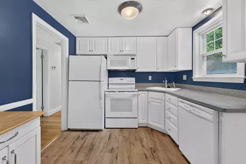 Kitchen - 462 Chestnut St, Needham, MA 02492 photo 1 of 2