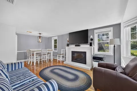 Living - 462 Chestnut St, Needham, MA 02492 photo 1 of 2