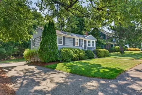 Exterior - 462 Chestnut St, Needham, MA 02492 photo 3 of 11