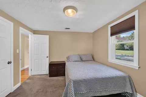 Bedroom - 462 Chestnut St, Needham, MA 02492 photo 4 of 7