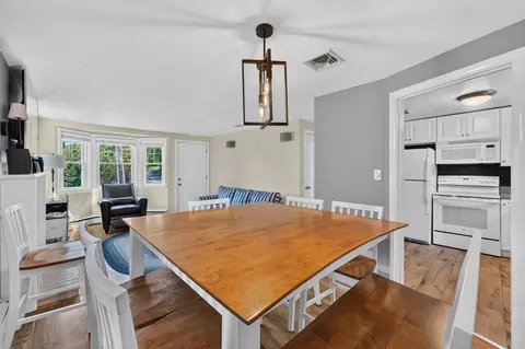 Dining - 462 Chestnut St, Needham, MA 02492 photo 4 of 4