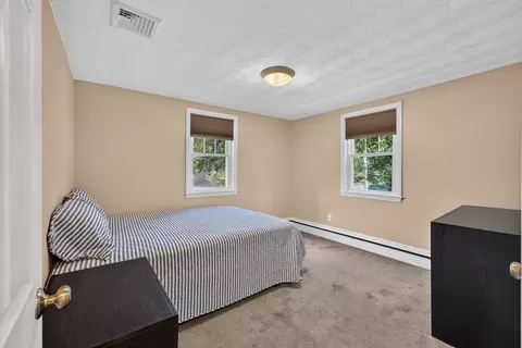 Bedroom - 462 Chestnut St, Needham, MA 02492 photo 2 of 7