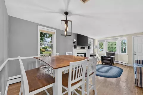 Dining - 462 Chestnut St, Needham, MA 02492 photo 3 of 4