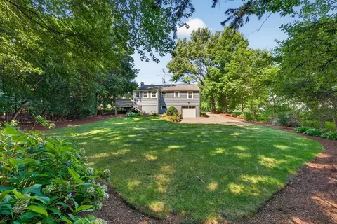 Exterior - 462 Chestnut St, Needham, MA 02492 photo 6 of 11