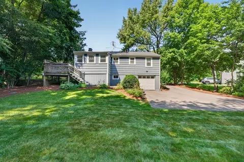 Exterior - 462 Chestnut St, Needham, MA 02492 photo 5 of 11