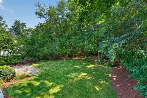Exterior - 462 Chestnut St, Needham, MA 02492 photo 9 of 11