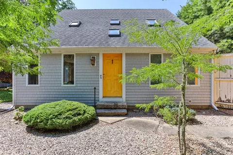 21 Mill Rd, Falmouth, MA 02540