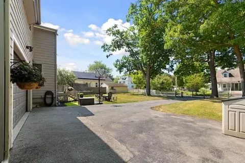 Exterior - 40 Hillside Ave, Beverly, MA 01915 photo 2 of 8