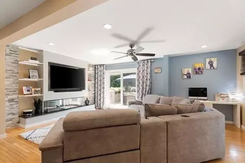 Living - 40 Hillside Ave, Beverly, MA 01915 photo 2 of 3