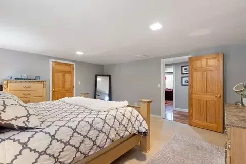 Bedroom - 40 Hillside Ave, Beverly, MA 01915 photo 3 of 3