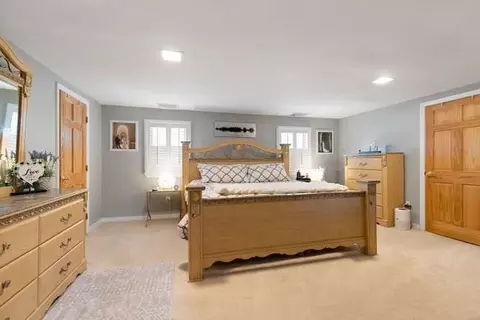 Bedroom - 40 Hillside Ave, Beverly, MA 01915 photo 2 of 3