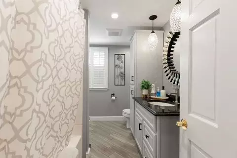 Bath - 40 Hillside Ave, Beverly, MA 01915 photo 1 of 2