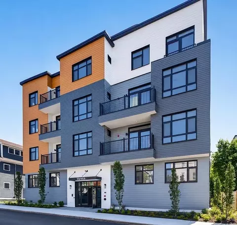13 Warwick St #302, Somerville, MA 02144