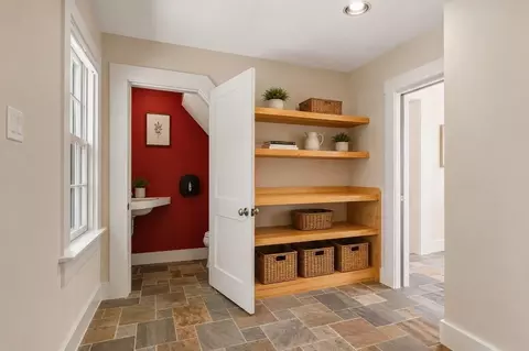 Entry Way - 55 Old Mill Rd, Harvard, MA 01451 photo 3 of 4