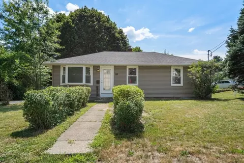 Exterior - 128 Clark St, Worcester, MA 01606 photo 1 of 10