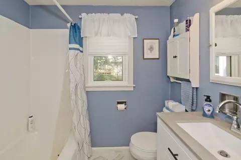 Bath - 135 Prentice, Springfield, MA 01104 photo 1 of 3