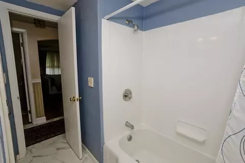Bath - 135 Prentice, Springfield, MA 01104 photo 3 of 3