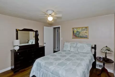 Bedroom - 135 Prentice, Springfield, MA 01104 photo 3 of 4