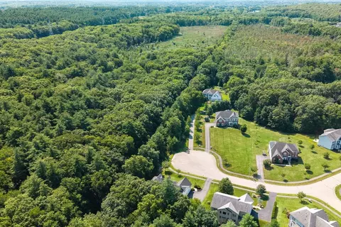 208 Mohawk Path, Holliston, MA 01746 photo 32