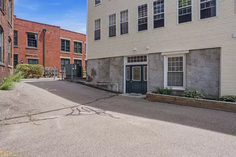 Exterior - 148 Bernon #7, Woonsocket, RI 02895 photo 2 of 4