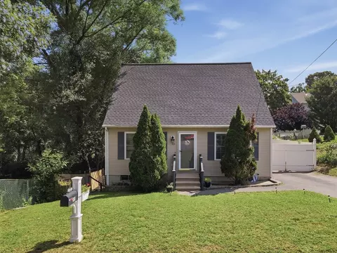 55 Hoover St, Leominster, MA 01453