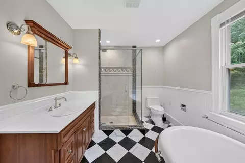 Bath - 41 Maple St, Stoneham, MA 02180 photo 2 of 4