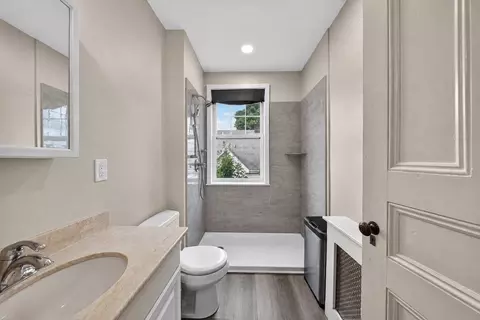 Bath - 41 Maple St, Stoneham, MA 02180 photo 3 of 4