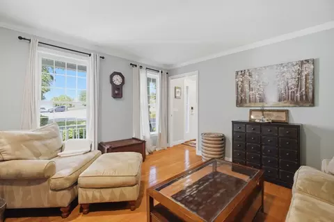 Entry Way - 11 Tip Cart Rd, Sutton, MA 01590 photo 1 of 4