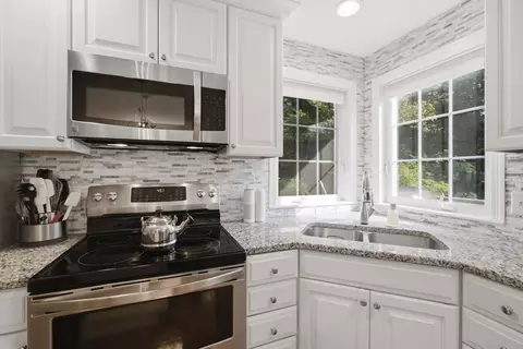 Kitchen - 11 Tip Cart Rd, Sutton, MA 01590 photo 4 of 6