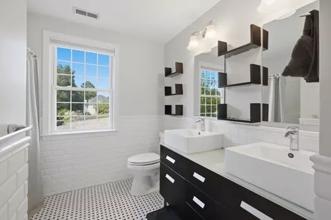 Bath - 11 Tip Cart Rd, Sutton, MA 01590 photo 3 of 5