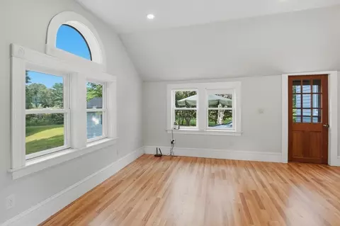 Living - 14 Carr St, Sutton, MA 01590 photo 3 of 5