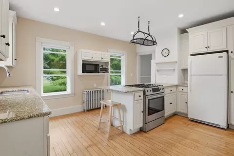 Kitchen - 14 Carr St, Sutton, MA 01590 photo 2 of 4