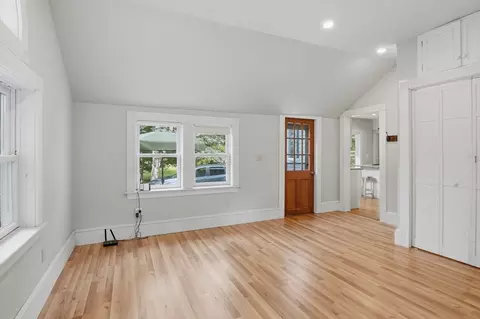 Living - 14 Carr St, Sutton, MA 01590 photo 2 of 5
