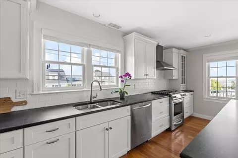 Kitchen - 23 Allen Pl #23, Scituate, MA 02066 photo 3 of 4