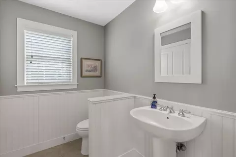 Bath - 23 Allen Pl #23, Scituate, MA 02066 photo 1 of 5