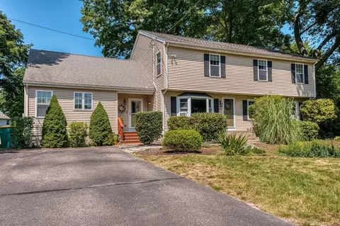 77 Oakcrest Dr, North Attleboro, MA 02760