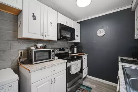 Kitchen - 146-148 King St, Springfield, MA 01109 photo 1 of 4