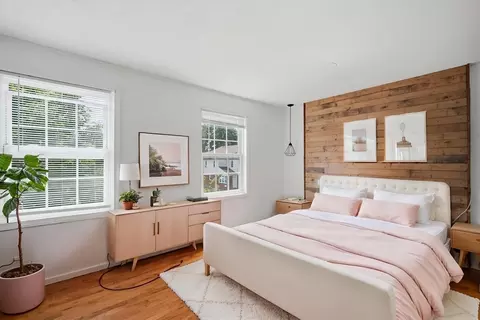 Bedroom - 146-148 King St, Springfield, MA 01109 photo 1 of 8