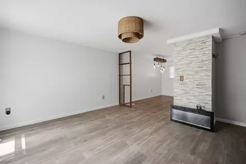 Living - 146-148 King St, Springfield, MA 01109 photo 2 of 8