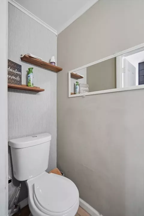 Bath - 146-148 King St, Springfield, MA 01109 photo 3 of 4