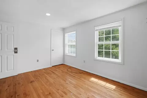 Bedroom - 146-148 King St, Springfield, MA 01109 photo 5 of 8