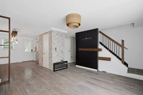 Living - 146-148 King St, Springfield, MA 01109 photo 3 of 8