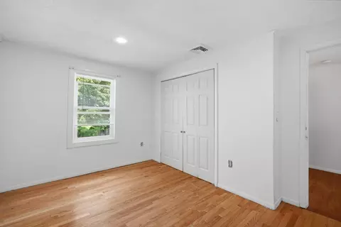 Bedroom - 146-148 King St, Springfield, MA 01109 photo 8 of 8
