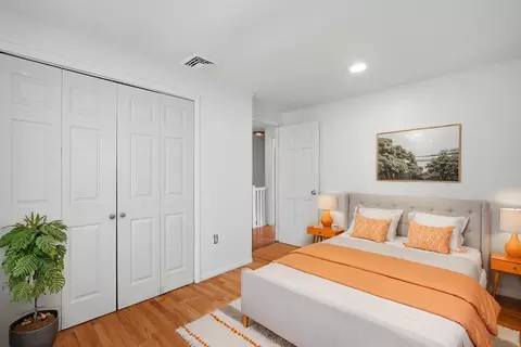 Bedroom - 146-148 King St, Springfield, MA 01109 photo 3 of 8
