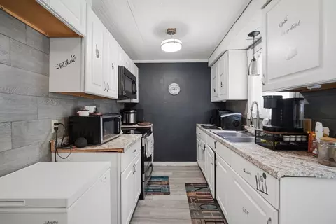 Kitchen - 146-148 King St, Springfield, MA 01109 photo 2 of 4