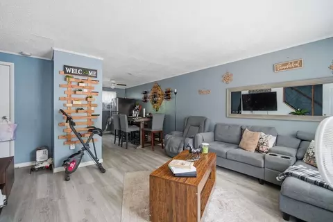 Living - 146-148 King St, Springfield, MA 01109 photo 8 of 8