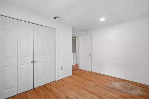 Bedroom - 146-148 King St, Springfield, MA 01109 photo 4 of 8